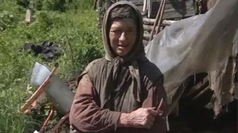 Помочь по хозяйству к Агафье Лыковой приехал племянник