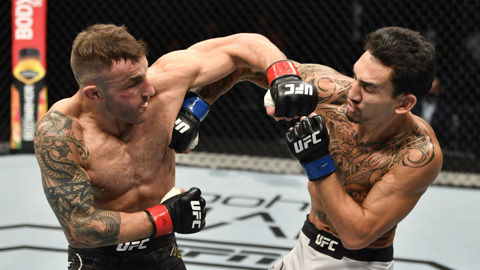 Александр Волкановски защитил титул чемпиона UFC в полулегком весе