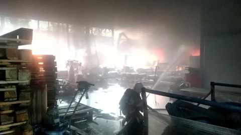В Самаре начали доследственную проверку по факту пожара на складе ПВХ