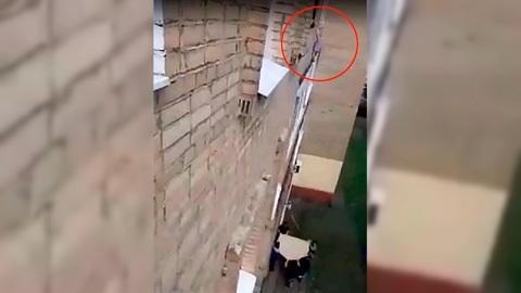 На мать выпавшего с четвертого этажа мальчика из Подольска завели дело