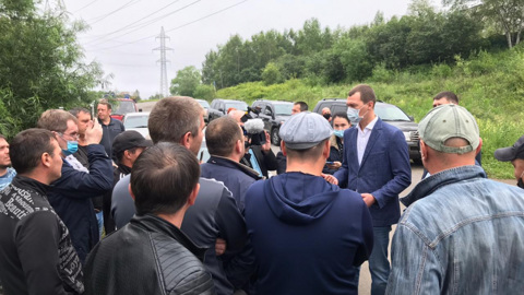 Дегтярев поговорил с митингующими о Фургале и деньгах