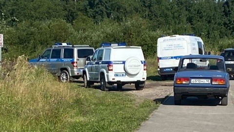 Компания молодых людей попала под обстрел под Петербургом