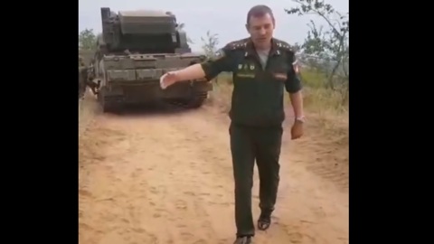 Волгоградский фермер пожаловался на военных, которые давят его поля бронетехникой