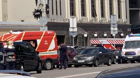 Мужчина угрожает взорвать отделение банка в Киеве