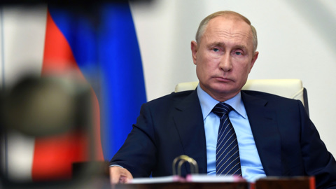 Самоизоляция не мешает Путину работать, локдаун не обсуждается