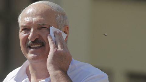 Лукашенко пообещал уйти после принятия новой конституции
