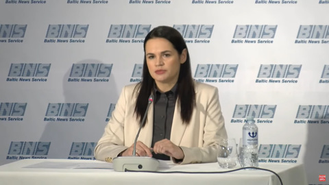 Тихановска или Тиханоуская: евродепутаты запутались в фамилии белорусской оппозиционерки