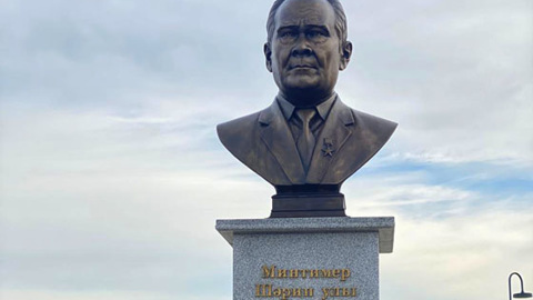В Татарстане открыли бронзовый бюст первому Президенту РТ Минтимеру Шаймиеву