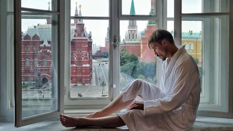 Дима Билан попал в больницу и нахамил подписчикам