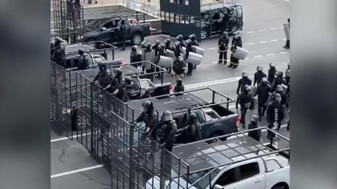 В центре Минска замечены пулеметчики, снайперы и бронетехника