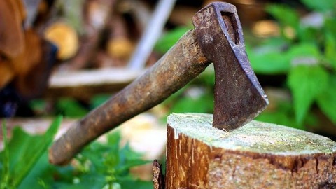 В Бурятии задержан мужчина, который мог топором ударить малолетнюю племянницу