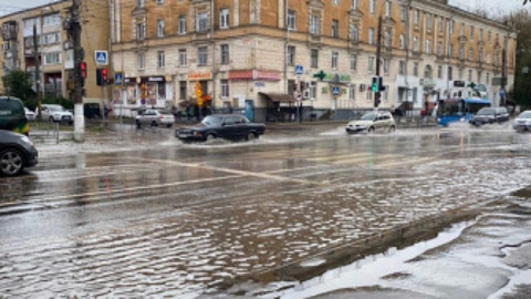 В Твери ливень затопил центр
