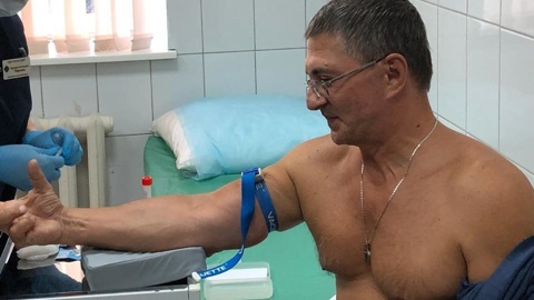 Доктор Мясников испытал на себе вакцину от коронавируса