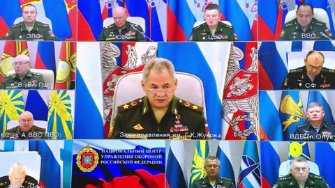 Учения "Кавказ", новые тренажеры и ненужное имущество: Шойгу провел селекторное совещание