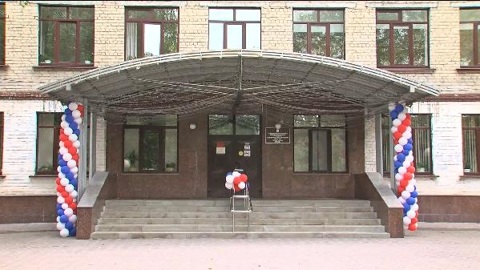 Бюрократия или "поиск истоков". Девочку отказались зачислять в школу в Тюмени