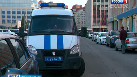 В Петербурге ищут мужчину с гранатой, пытавшегося ограбить банк