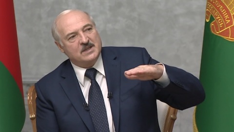 Лукашенко: мои слова, что нам с Путиным придется отстреливаться спиной к спине, уже не шутка