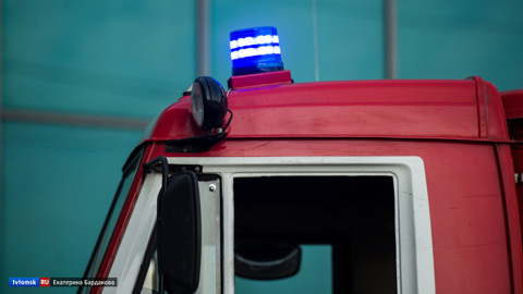 50 человек эвакуировались из-за пожара в многоэтажке в Томске