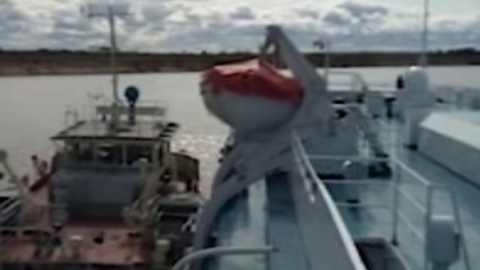 Путешествие завершилось досрочно. Круизный теплоход сел на мель в Рязанской области