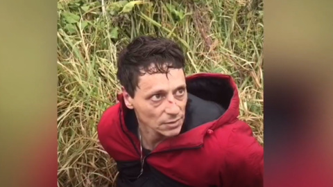 "Еще одну бутылку выпил": СК опубликовал видео с задержанным убийцей двух девочек