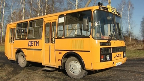 Средней школе костромского райцентра передали новый автобус