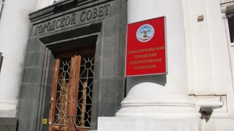 Михаилу Развожаеву вручили удостоверение губернатора