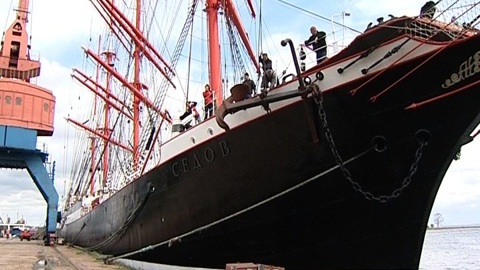 Барк "Седов" зашел в море Лаптевых