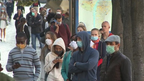 Начало второй волны коронавируса официально объявили в 10 европейских странах