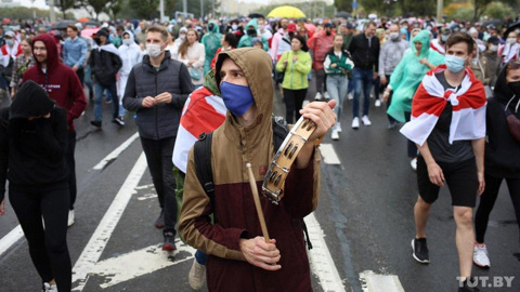 В Минске закрыли еще одну станцию метро, в Могилеве применили спецсредства