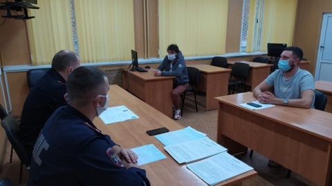 Танцоры объяснили полицейским причину дискотеки на мосту в Костроме
