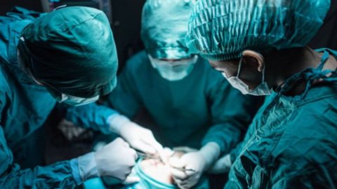 Пациента со смертельно опасным заболеванием доставили в ХМАО санавиацией