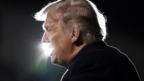 Трамп в уме: Джонсон поздравил Байдена странным твитом