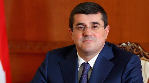 Азербайджан промахнулся по главе НКР и завел на него дело по 15 статьям