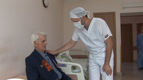 Калининградские врачи спасли ногу 96-летнему ветерану ВОВ