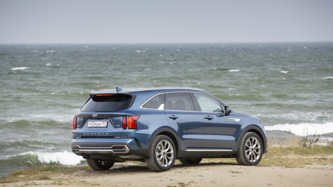 Kia начала продажи нового кроссовера Sorento в России