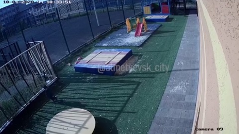 СК начал проверку в альметьевском детсаду, где ребенка оставили без присмотра на улице