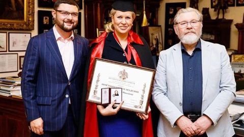 Ценительница картин и "ювелирки": Евгения Васильева стала почетным академиком