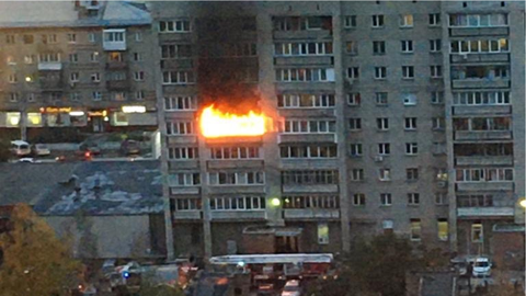 Женщина получила ожоги в горящей квартире в Новосибирске