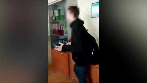 Студент чуть не зарезал преподавателя в кабинете директора орловского техникума