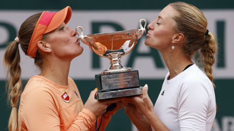 Теннисистки Бабош и Младенович выиграли парный разряд Открытого чемпионата Франции