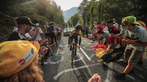 Команда Mitchelton-Scott снялась из-за коронавируса с "Джиро д'Италия"