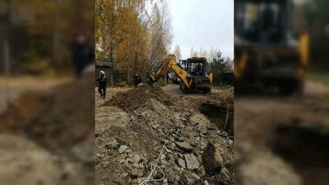В Казани двоих мужчин засыпало землей в траншее
