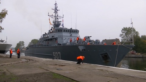 В военную гавань Балтийска из Финского залива вернулся тральщик "Александр Обухов"