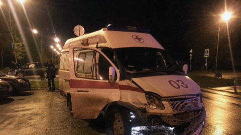 Врач скорой помощи пострадала в ночном ДТП в Новосибирске