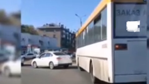 В Липецкой области автобус столкнулся с легковым автомобилем