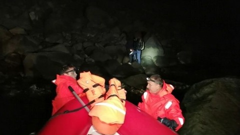В Крыму туристов с горы Аю-Даг эвакуировали на лодке