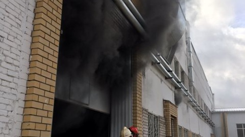Цех по производству акриловых ванн загорелся в Коврове