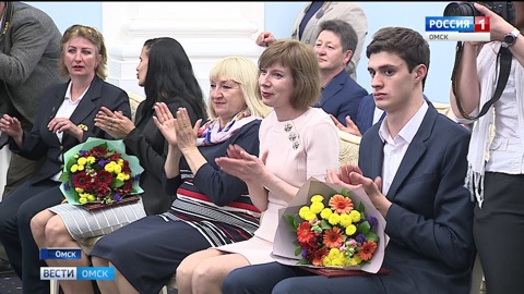 В Омской области молодые ученые получат губернаторскую премию в 100 тысяч рублей