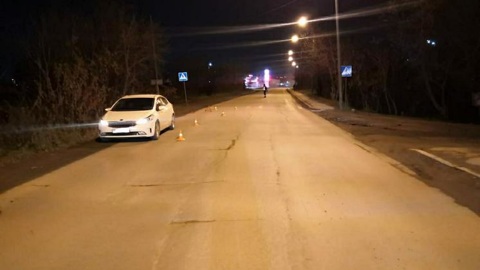 7-летний новосибирец переходил дорогу и попал под машину