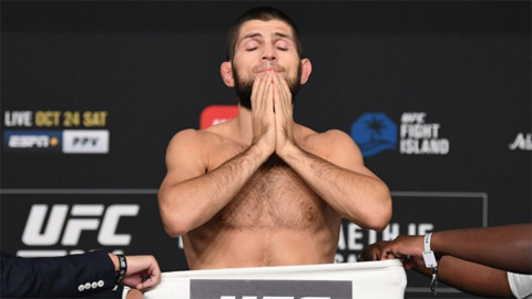 Комментатор UFC назвал бойца, которого бы не победил Хабиб